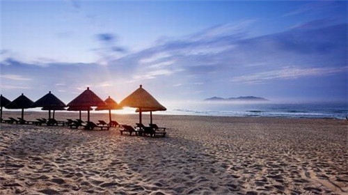 在大足县加盟云知缘过桥米线开店有哪些优势，2025年还能在大足县投资米线店吗